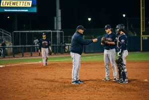 Baseball Livewetten: Pitcherwechsel auf dem Mound während eines MLB-Spiels
